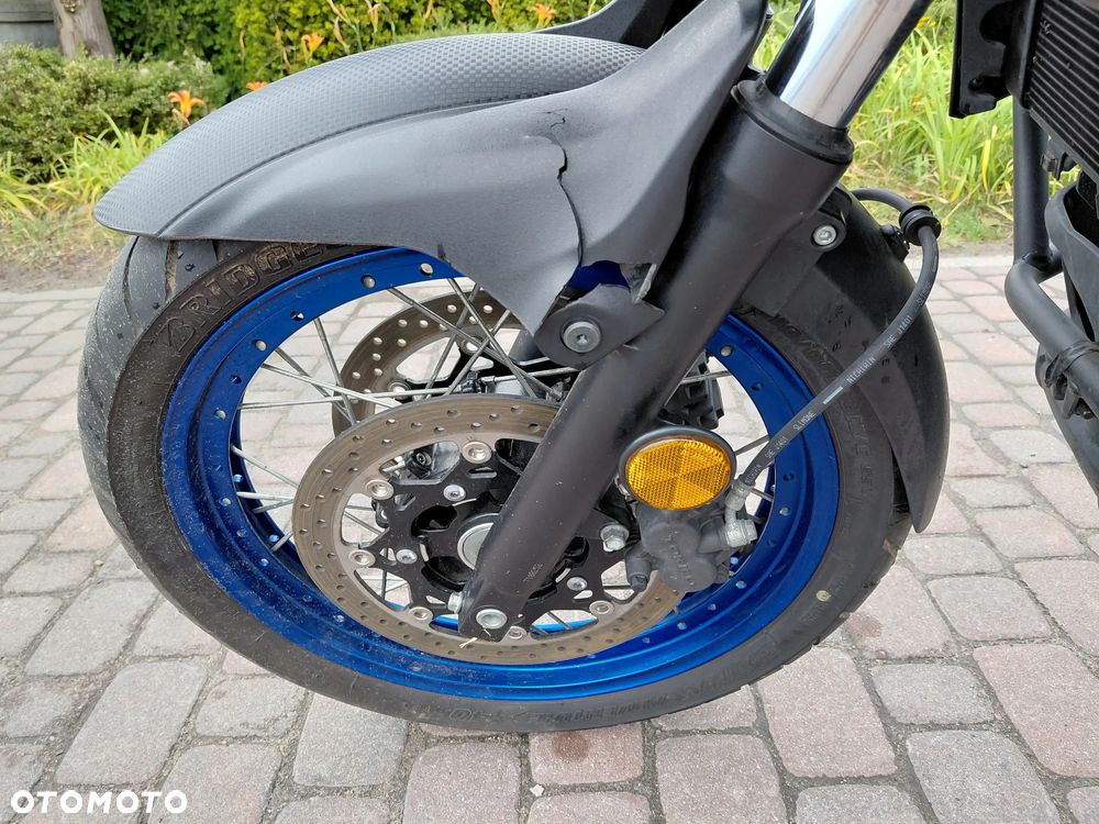 Suzuki V-STROM - 25