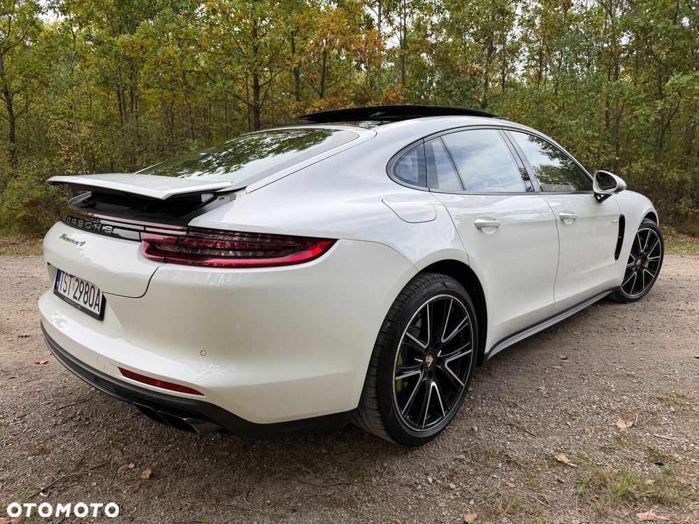 Porsche Panamera 4 E-Hybrid - 3