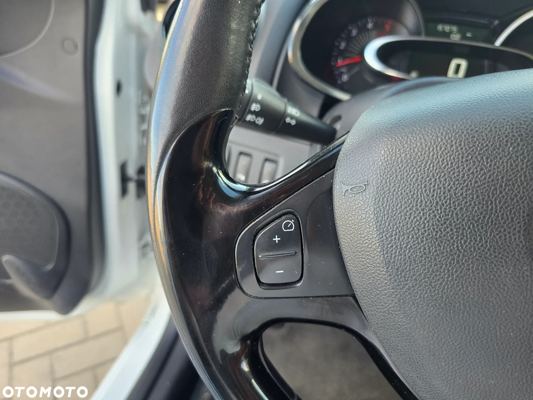Renault Clio - 26