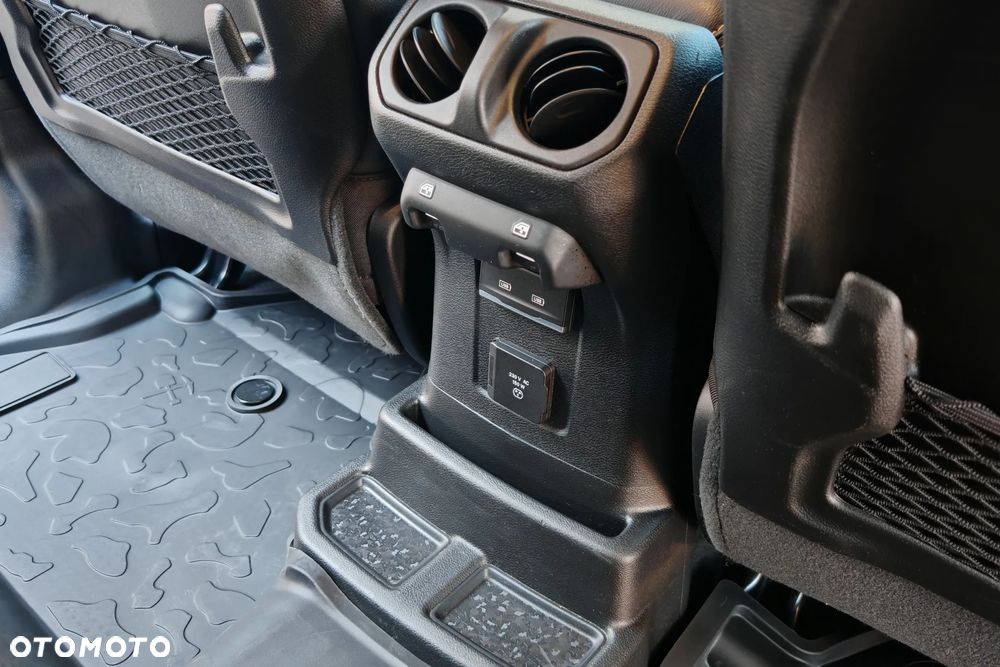 Jeep Wrangler Unlimited GME 2.0 Turbo Sahara - 23