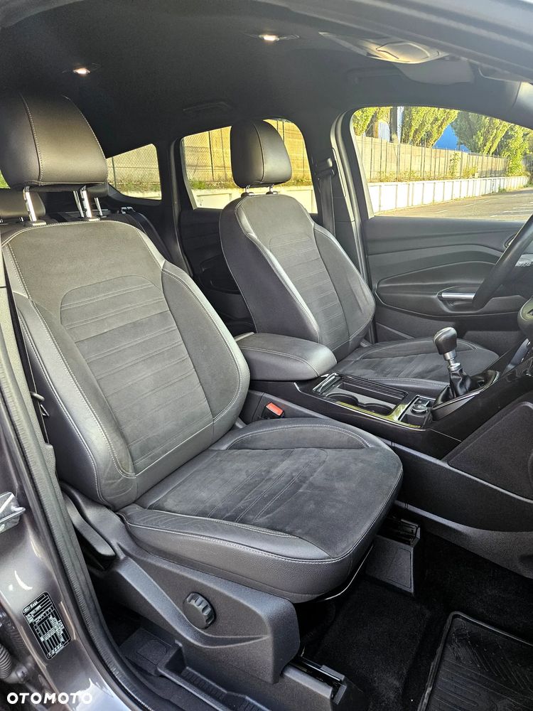 Ford Kuga 2.0 TDCi 2x4 ST-Line - 13