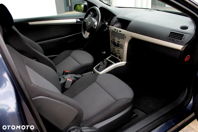 Opel Astra GTC 1.6 Edition 111 Jahre - 7
