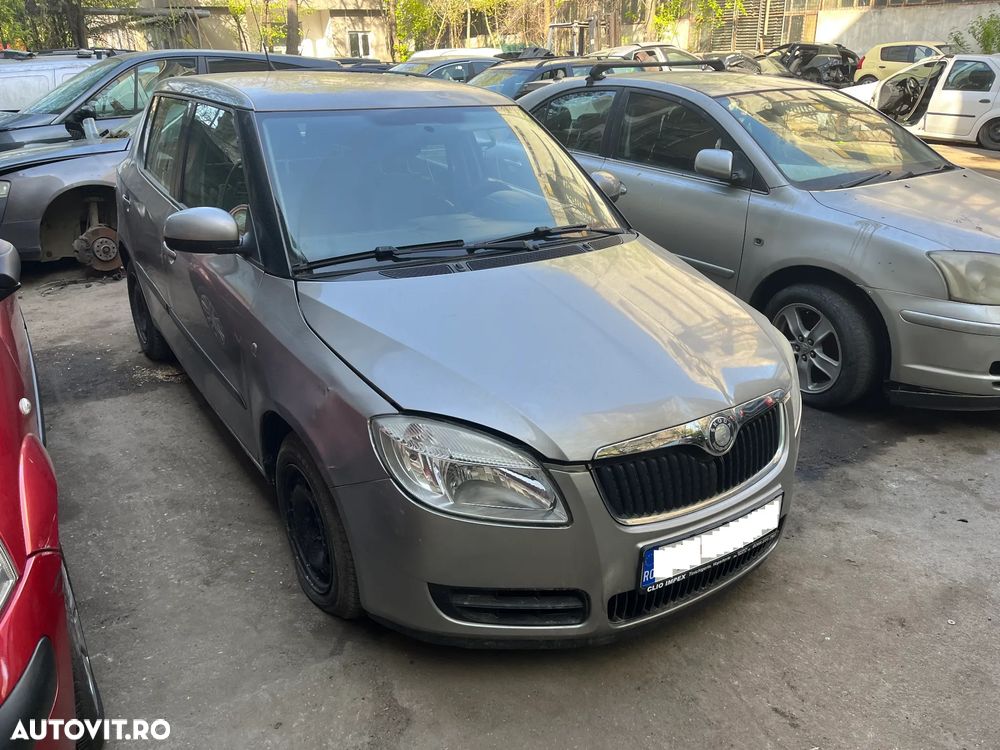 Dezmembrez Skoda Fabia 2 2008 bej auriu 1,2 benzina - 2