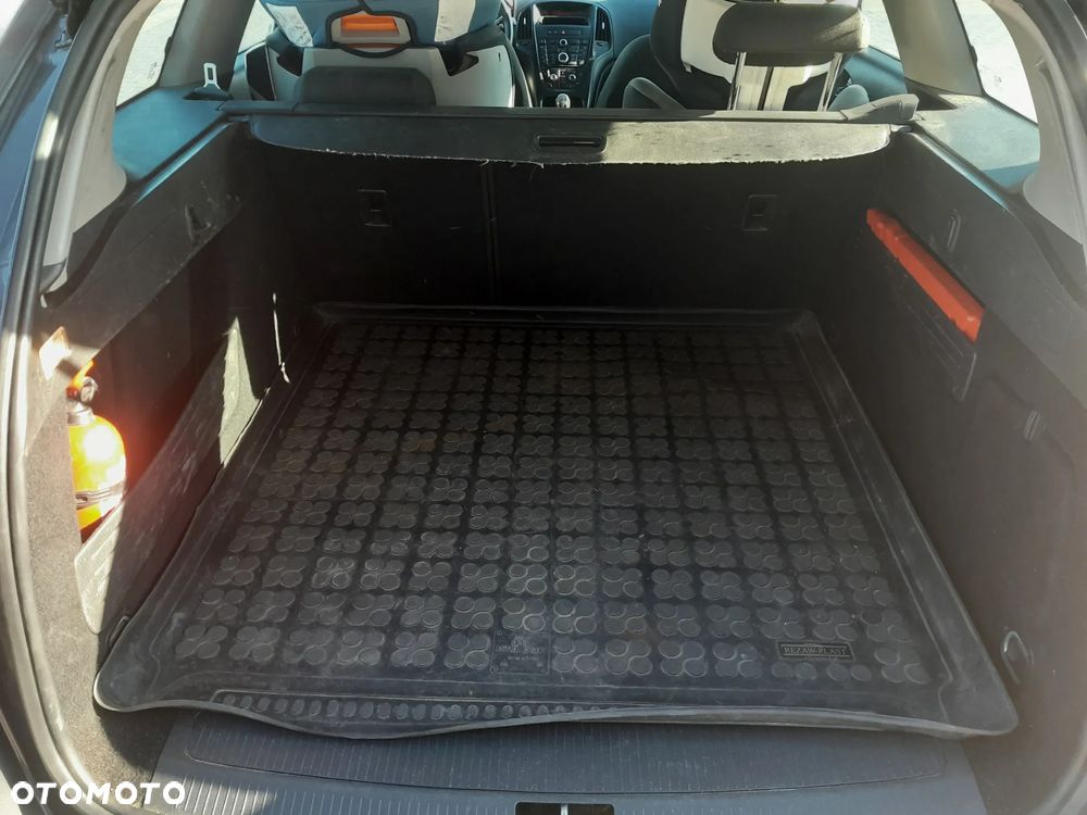 Opel Astra 1.6 CDTI Essentia - 26