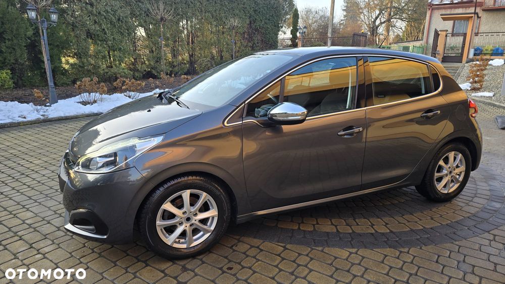 Peugeot 208 1.2 PureTech GPF Signature S&S - 2