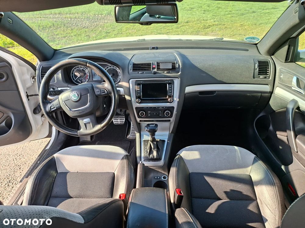 Skoda Octavia 2.0 TDI RS DSG - 11