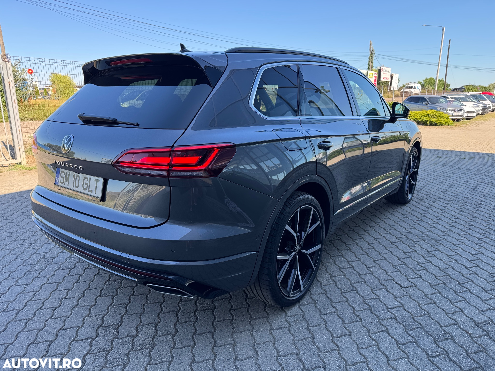 Volkswagen Touareg V6 TSI 4MOTION R-Line - 4