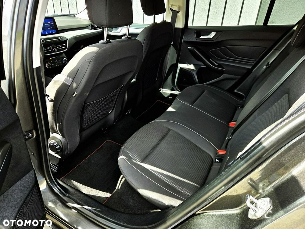 Ford Focus - 8