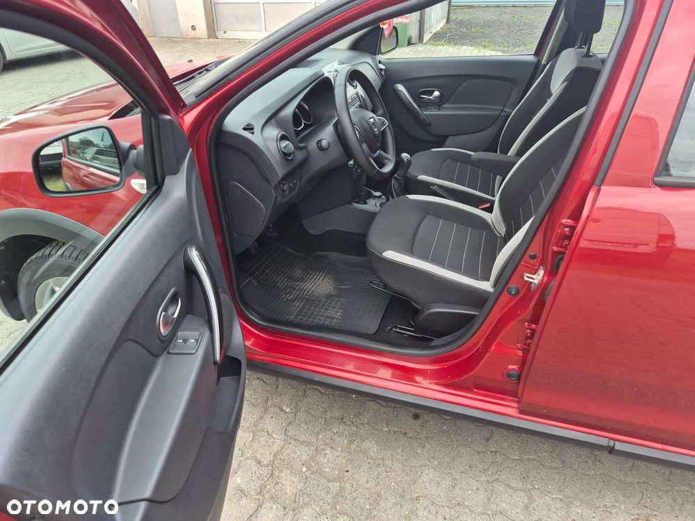 Dacia Sandero 0.9 TCe Laureate S&S EU6 - 12