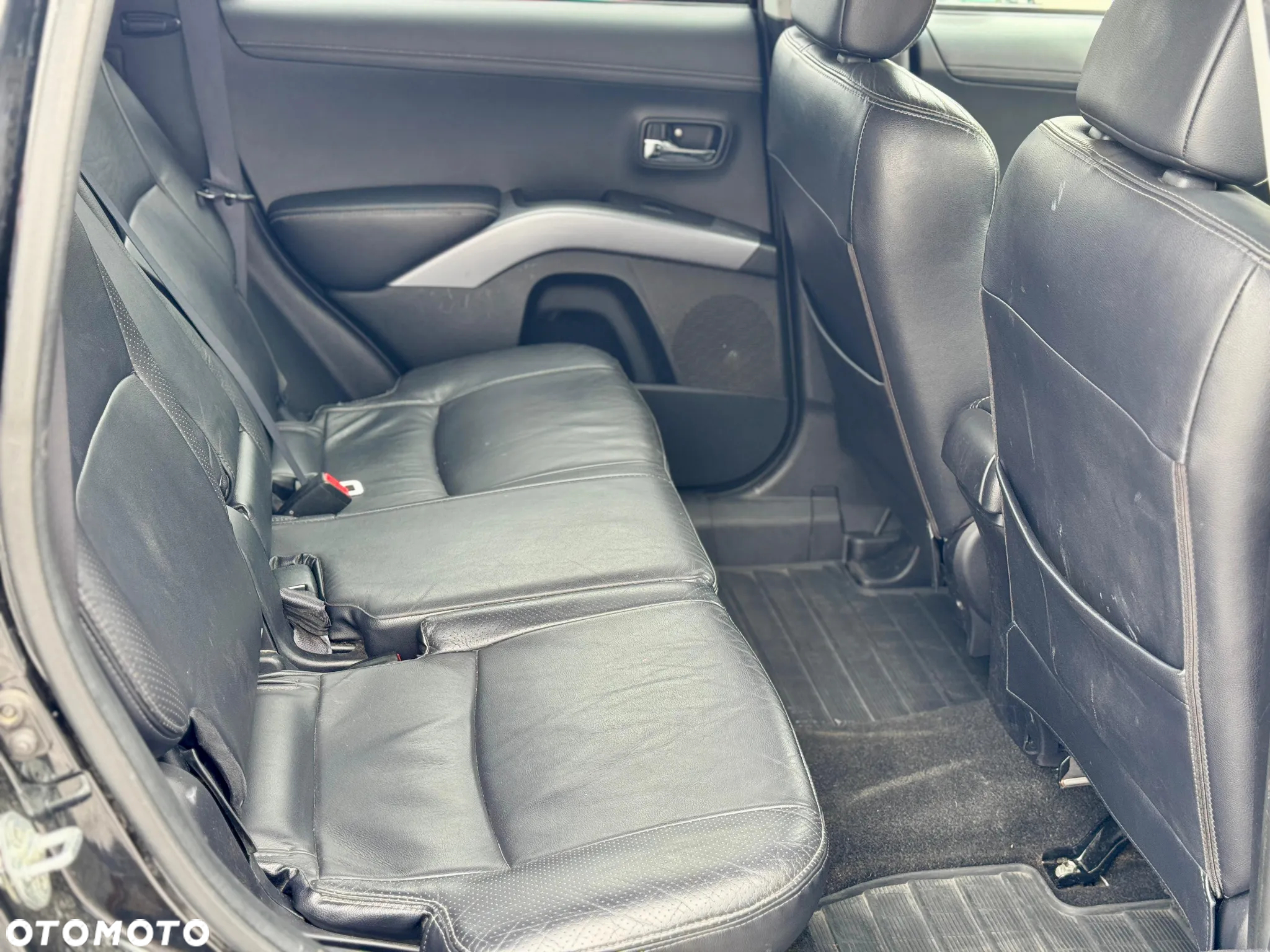 Mitsubishi Outlander 2.4 4WD CVT Intense - 36