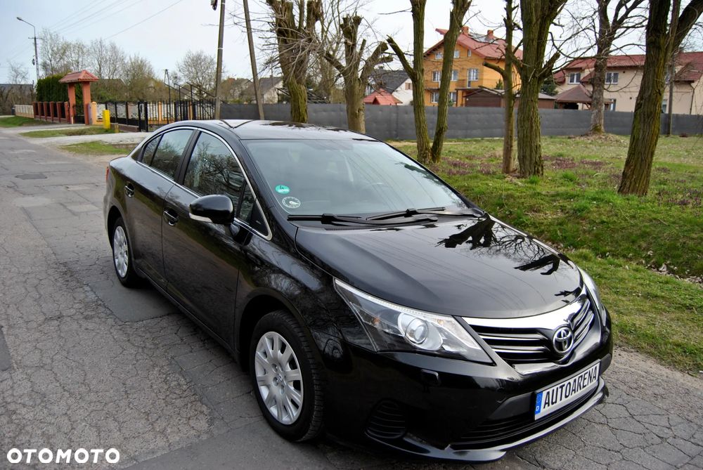 Toyota Avensis 1.6 Sol - 11