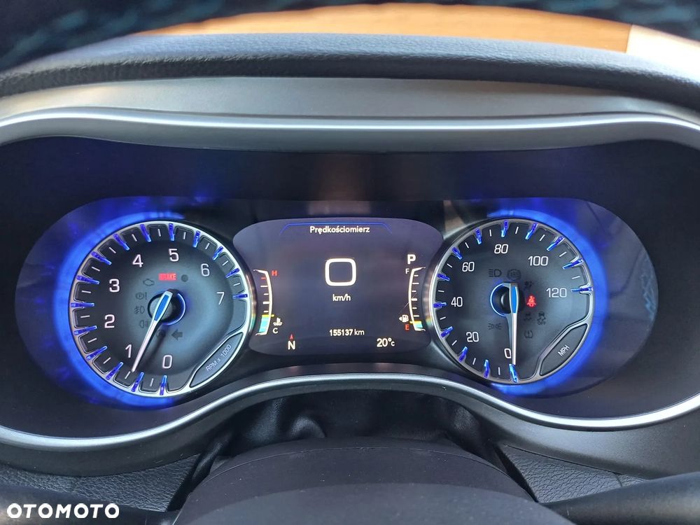 Chrysler Pacifica - 12