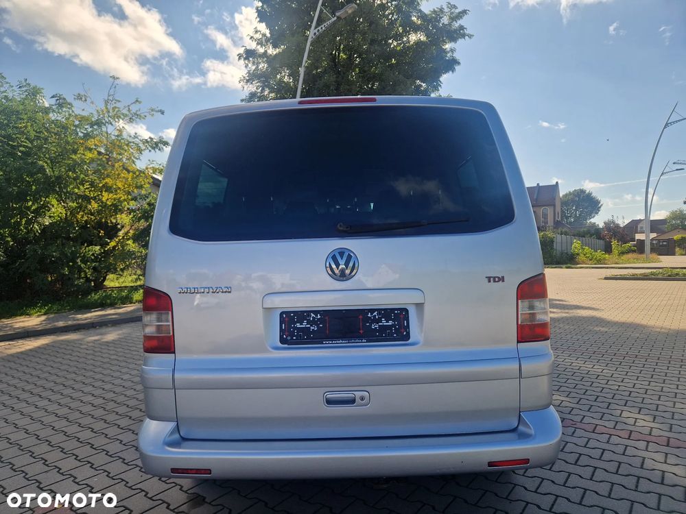 Volkswagen Multivan - 5