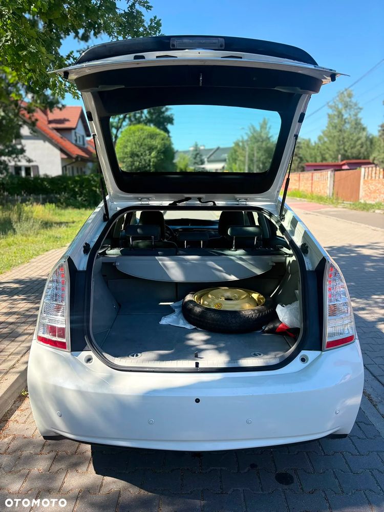 Toyota Prius - 30