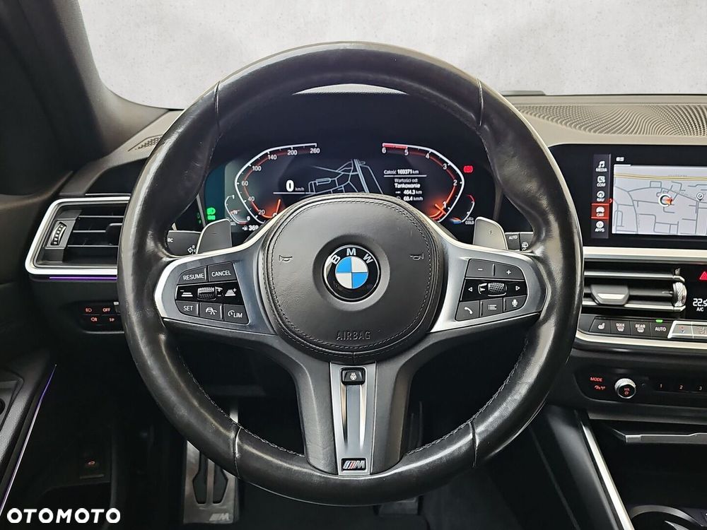BMW Seria 3 320d xDrive - 29