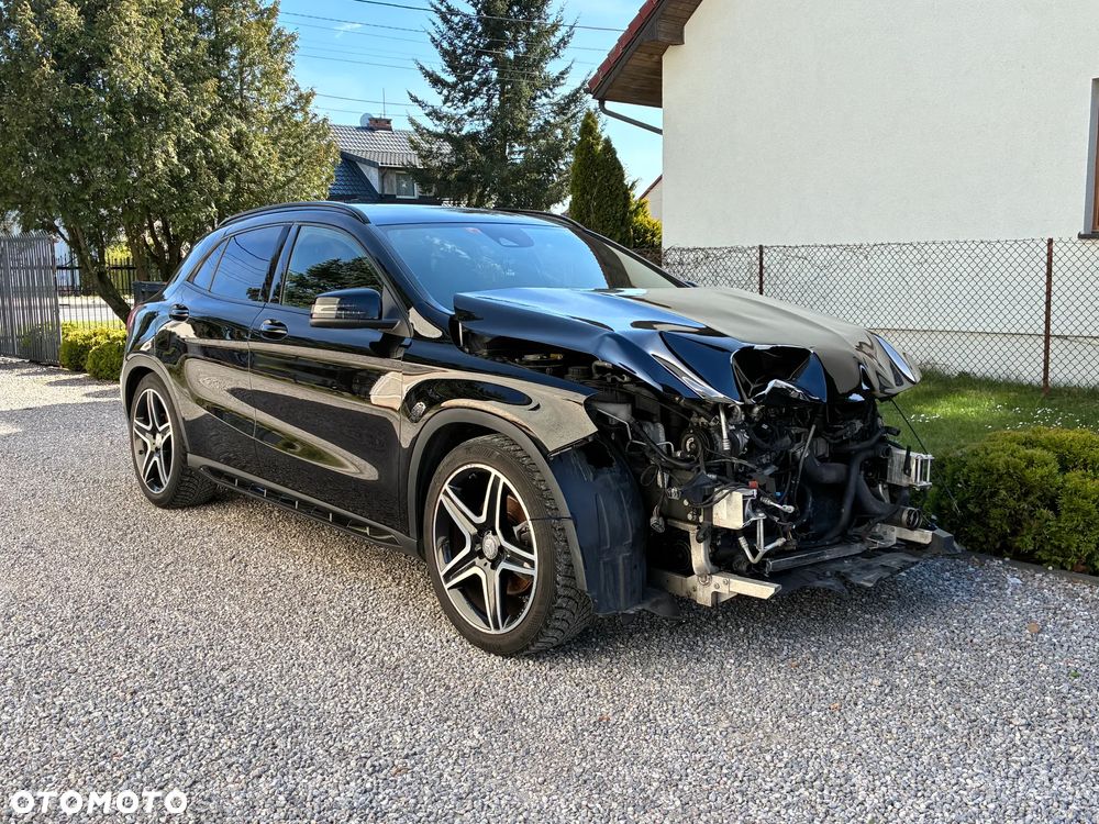 Mercedes-Benz GLA 220 d 4Matic 7G-DCT AMG Line - 2