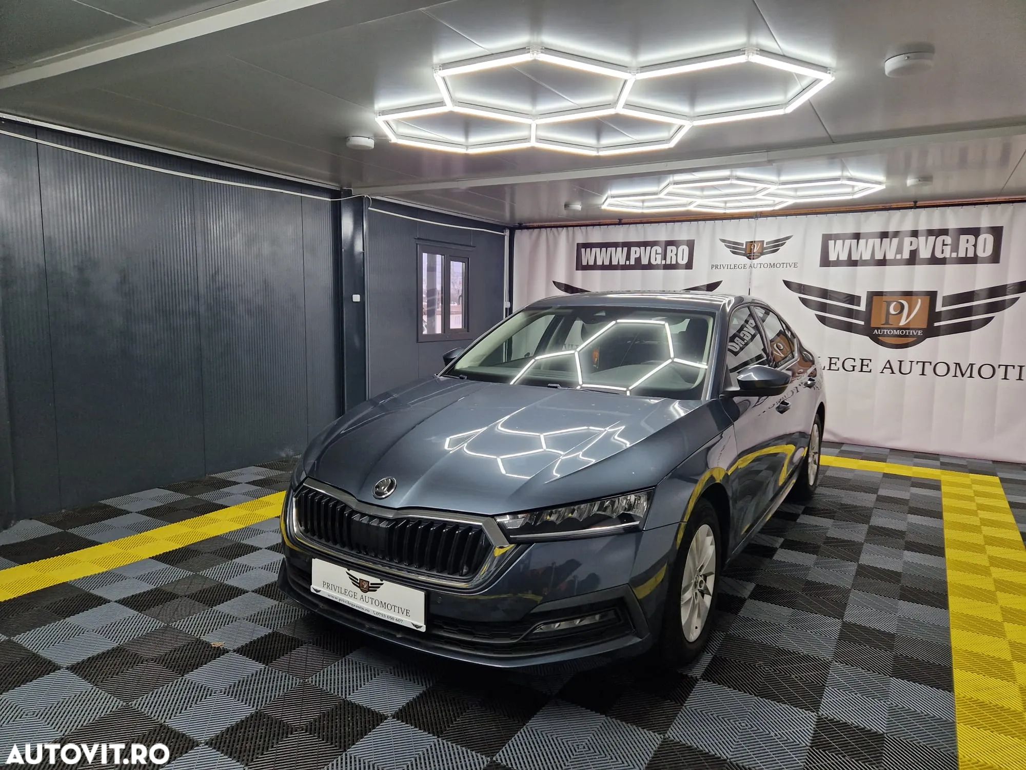 Skoda Octavia 2.0 TDI Ambition - 1