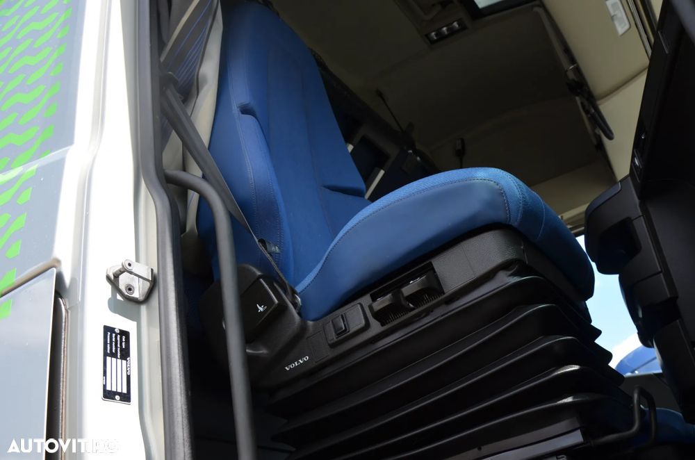 Volvo FH 500 NEW / EURO 6 / 2021r. / KLIMA P. / LED / ACC / WAGA / NAVI / KAMERA / DE / 8635 - 15