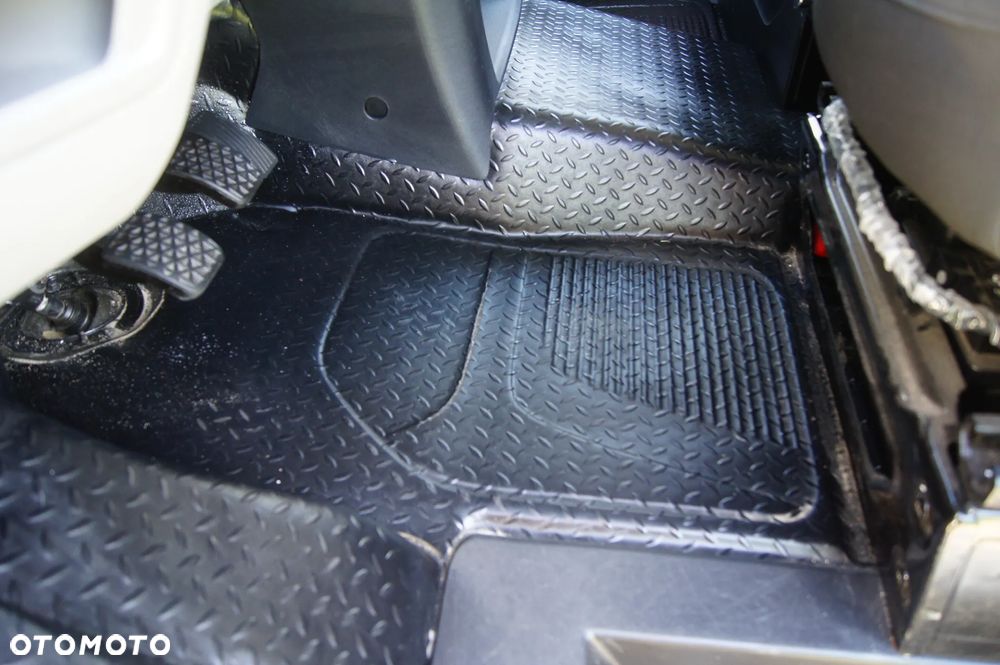 Maxus Deliver 9 - 15