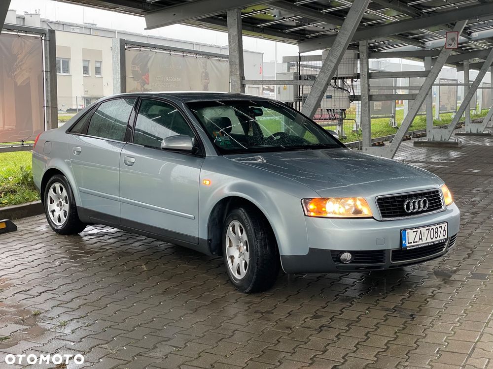 Audi A4 Limousine - 5