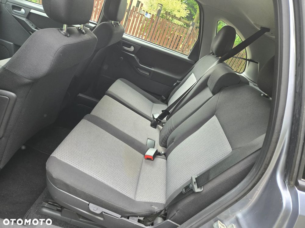 Opel Meriva 1.6 16V (Essentia) - 11