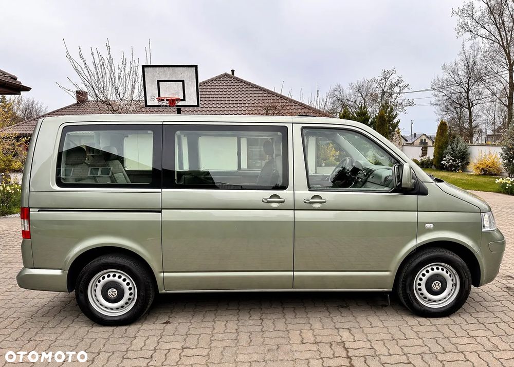 Volkswagen Multivan - 11