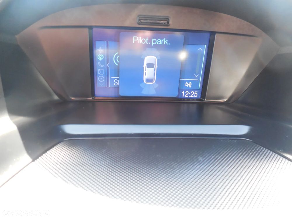 Ford Kuga - 24