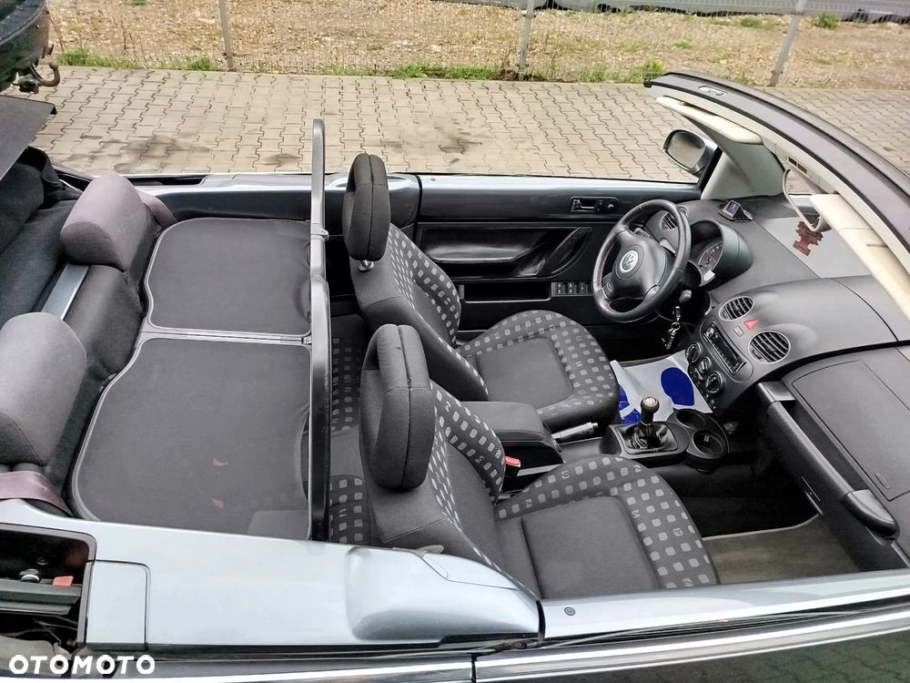 Volkswagen New Beetle - 19