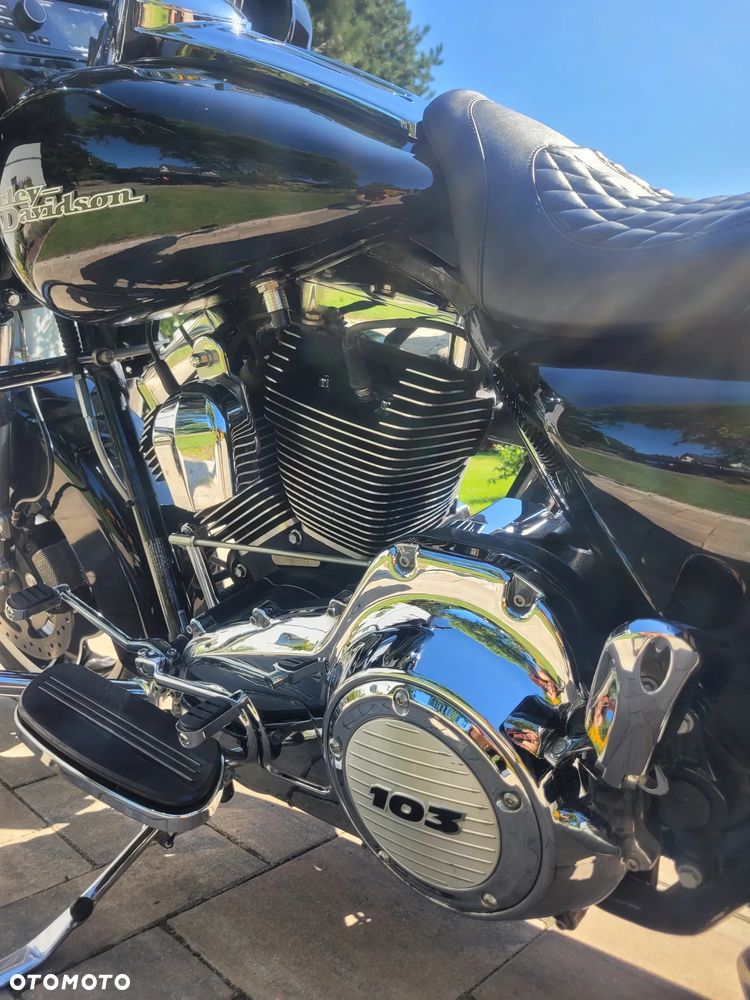Harley-Davidson Touring Street Glide - 10