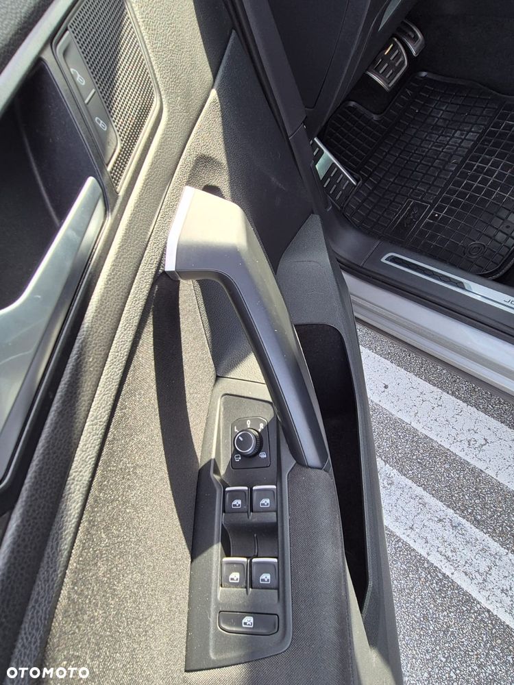 Volkswagen Tiguan - 11