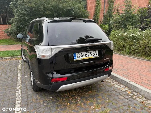 Mitsubishi Outlander - 4