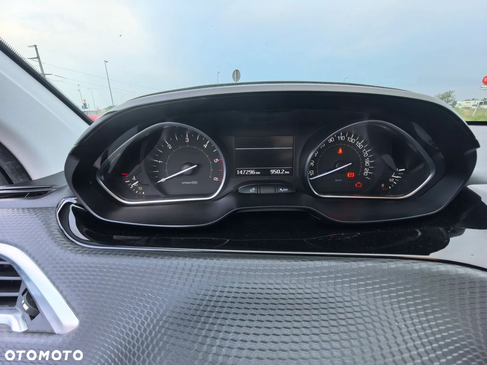 Peugeot 2008 BlueHDi 100 STOP & START Style - 14
