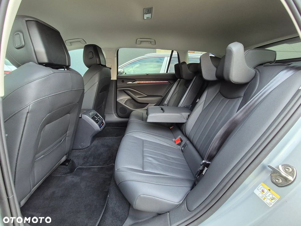 Skoda Superb 2.0 TDI SCR 4x4 L&K DSG - 13