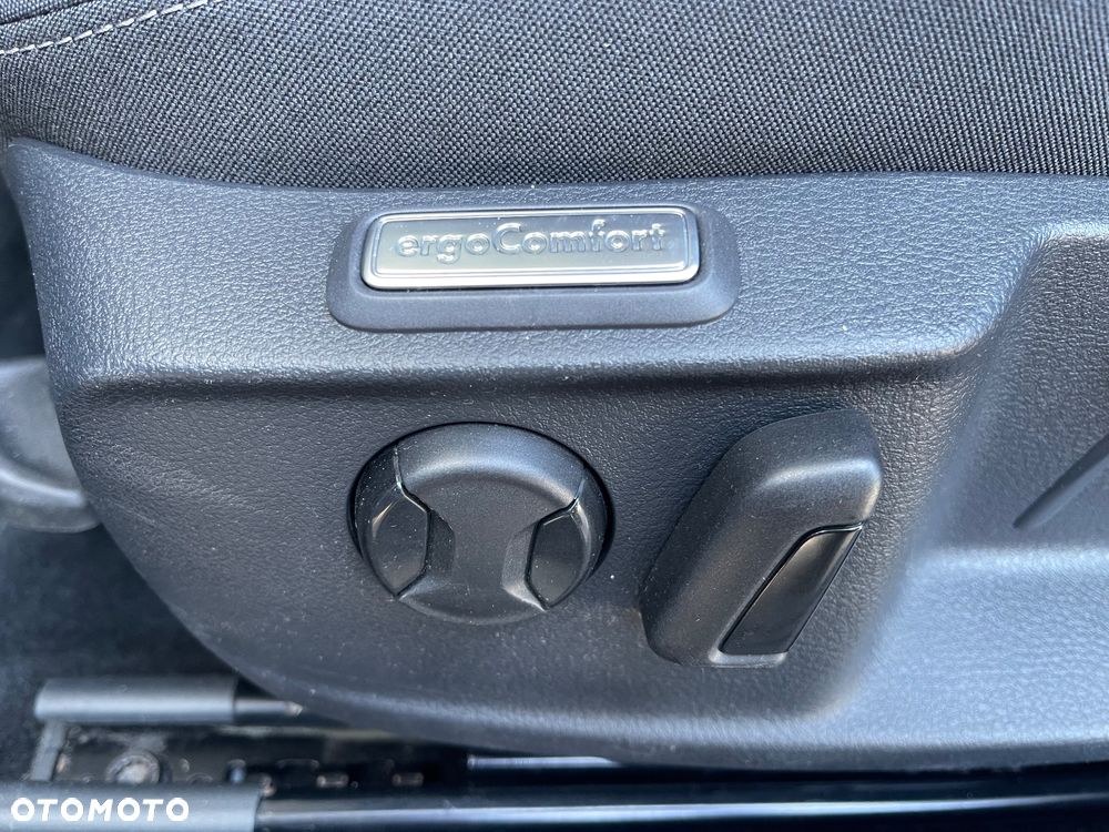 Volkswagen Passat 2.0 TSI Business DSG - 27