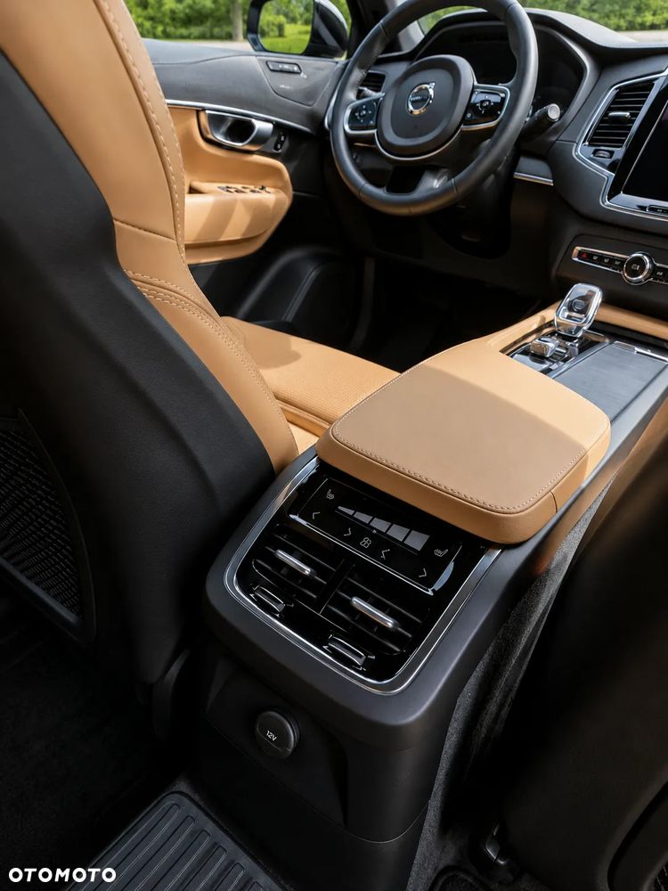 Volvo XC 90 T8 AWD Plug-In Hybrid Plus Black Edition 7os - 12