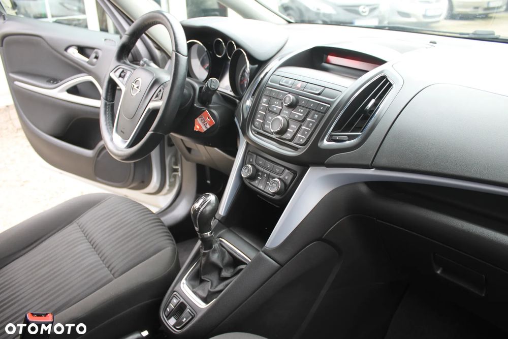 Opel Zafira - 17