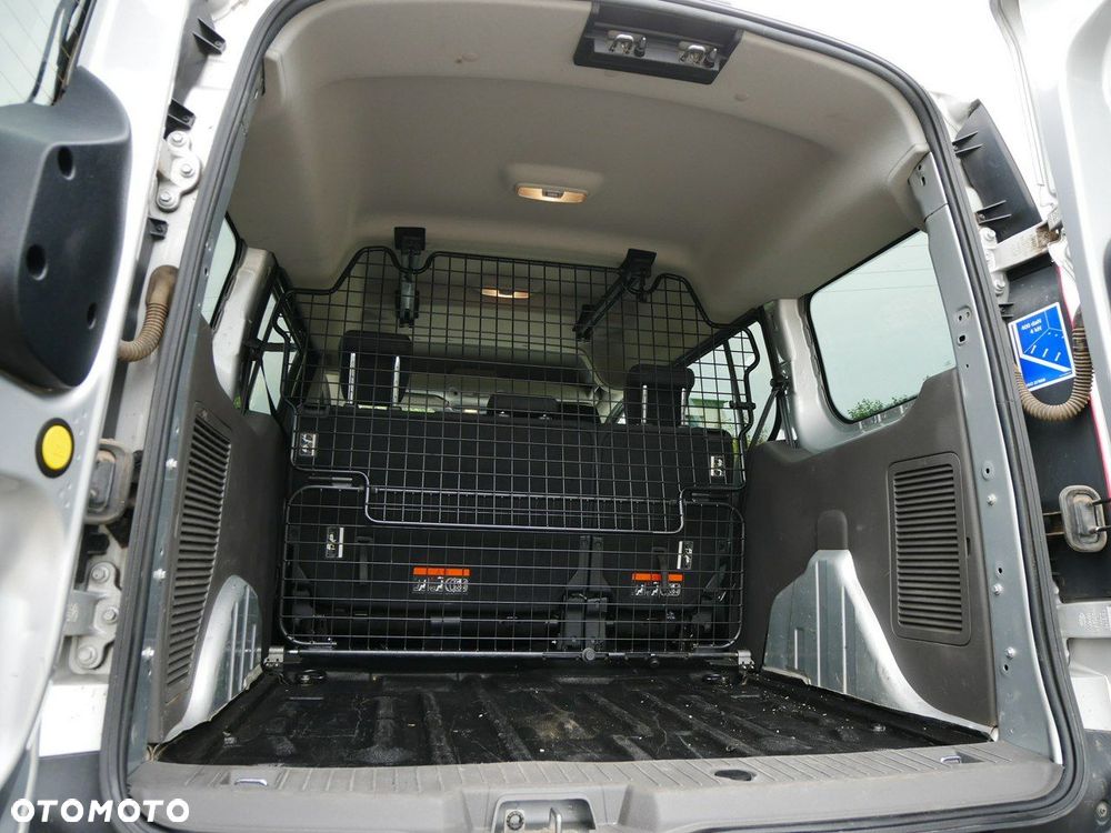Ford Transit Connect - 12