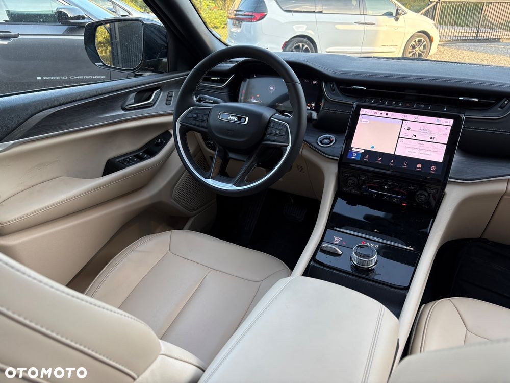 Jeep Grand Cherokee - 19
