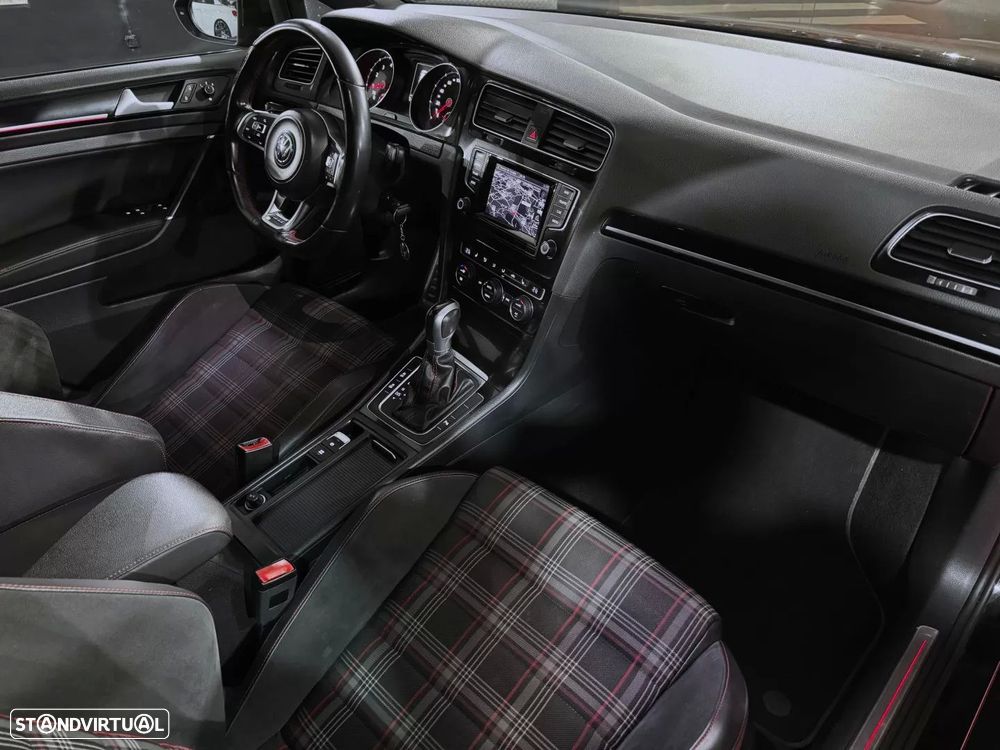 VW Golf 2.0 TSi GTi DSG - 24