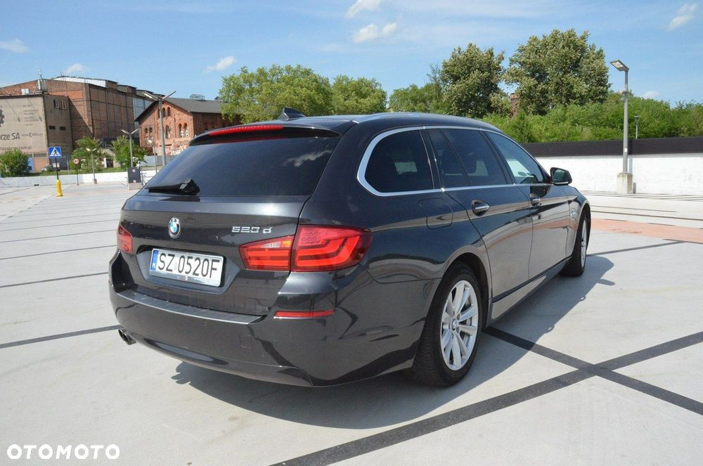 BMW Seria 5 520d Luxury Line - 15