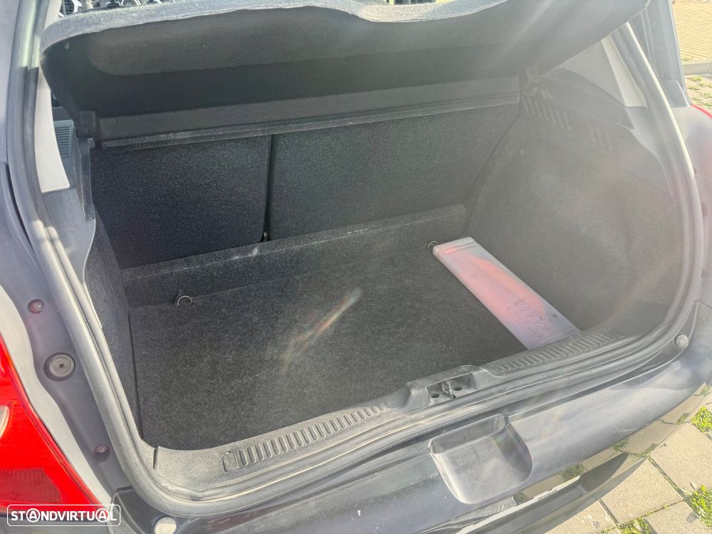 Renault Clio 1.2 16V Dynamique S - 8