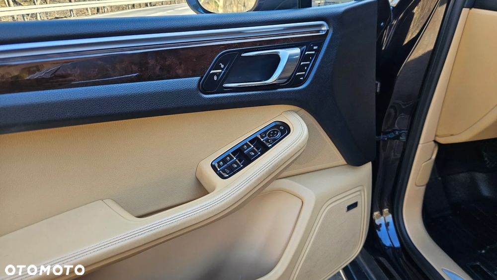 Porsche Macan - 18