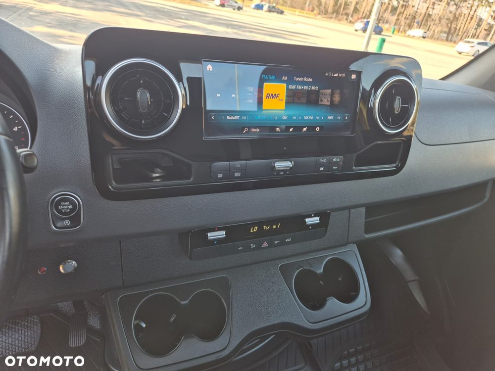 Mercedes-Benz Sprinter - 26