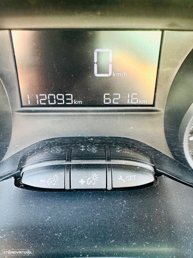 Peugeot 208 1.6 BlueHDi Style - 16