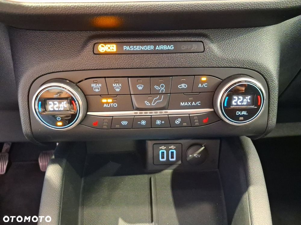 Ford Kuga 1.5 EcoBoost TITANIUM - 33