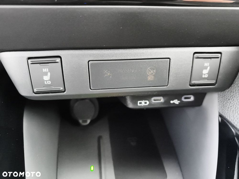 Toyota Yaris Hybrid 1.5 Executive - 24