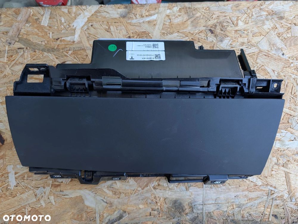SCHOWEK PASAŻERA TESLA X PLAID 156304199K - 1