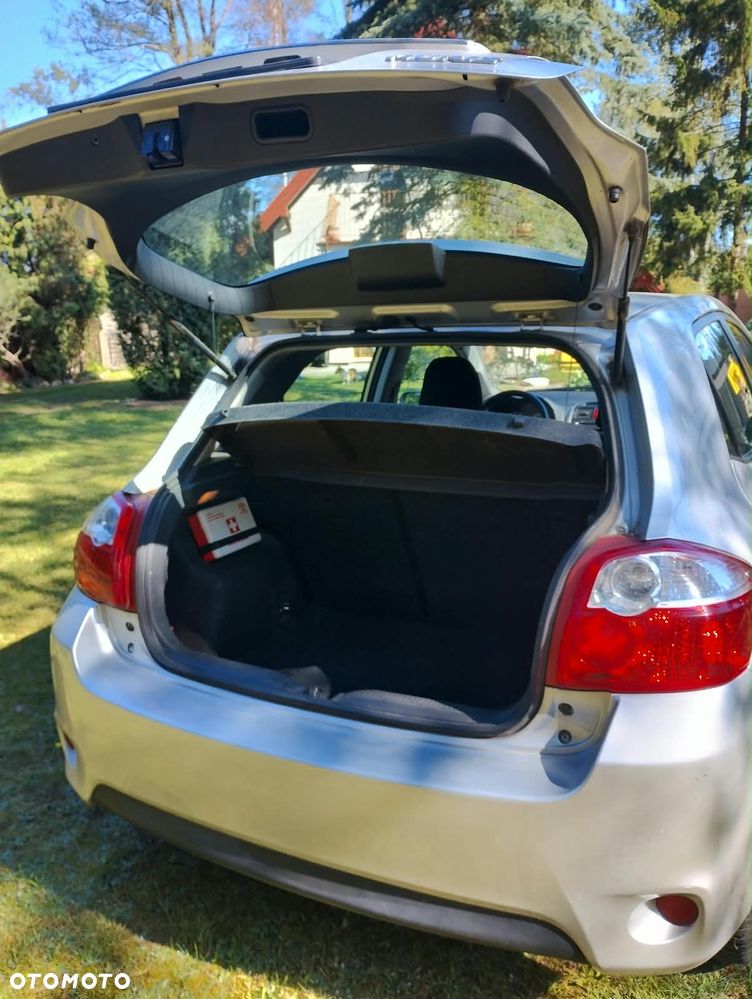 Toyota Auris 1.6 Terra - 3