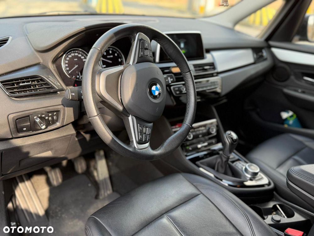 BMW Seria 2 216d Advantage - 11