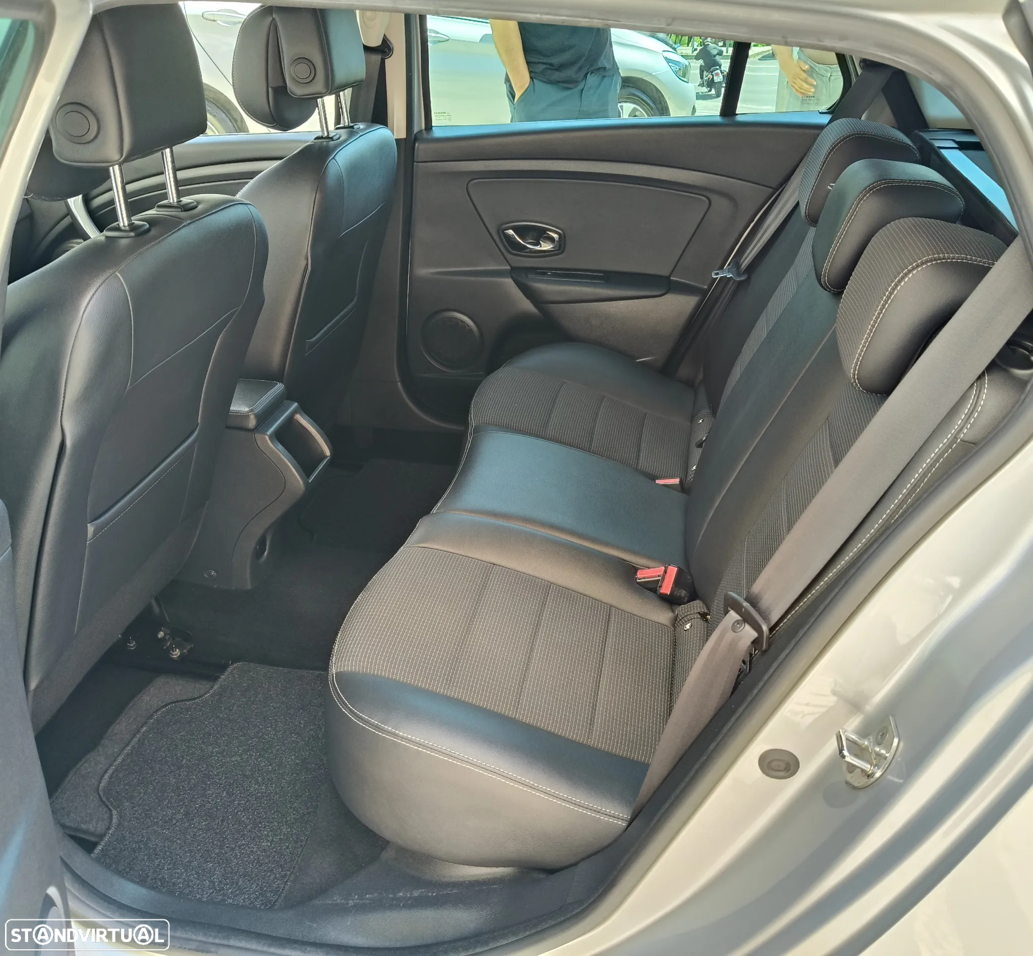 Renault Mégane Sport Tourer 1.5 dCi GT Line EDC - 22